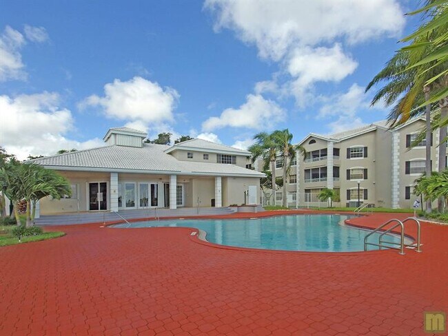 Building Photo - 2811 N Oakland Forest Dr