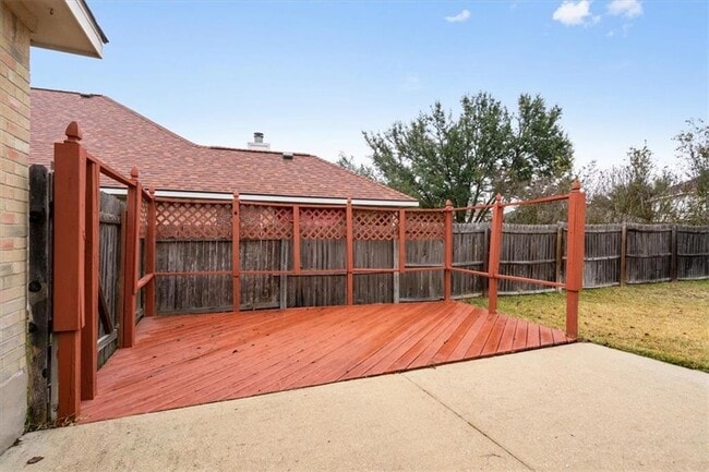 Building Photo - 1111 Springbrook Rd