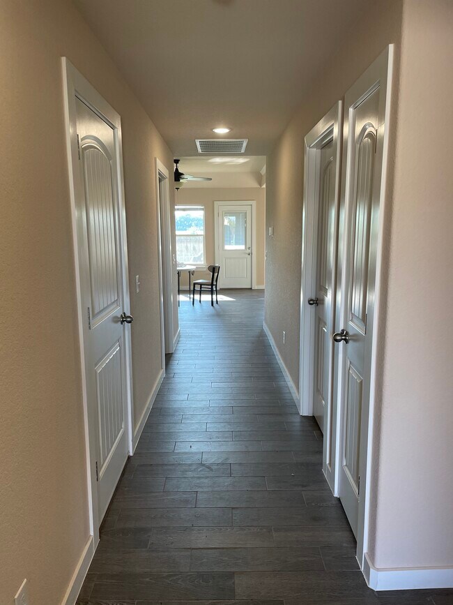 Building Photo - Barbet Duplex