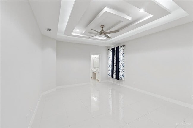 Building Photo - 28 Ozark Ave