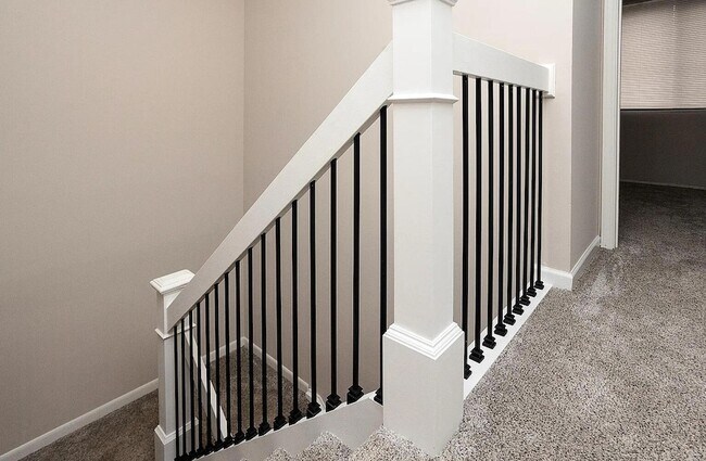 Building Photo - 2138 Dogwood Ln