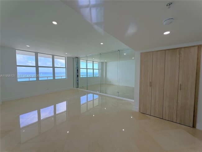 Building Photo - 5601 Collins Ave