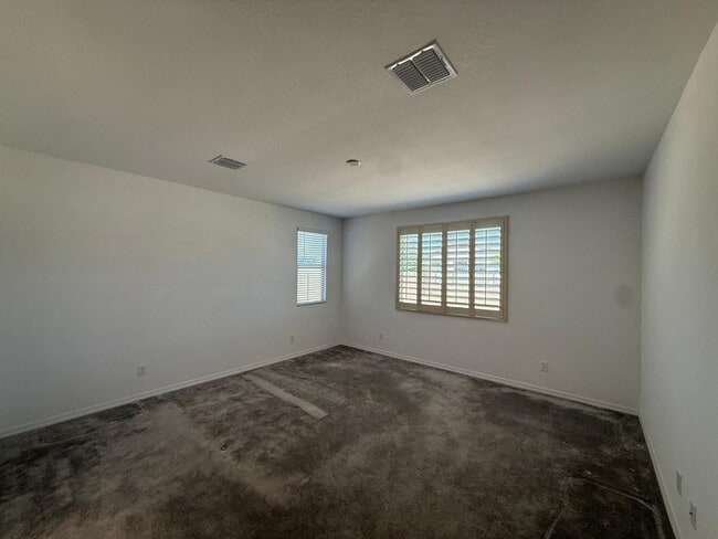 Building Photo - 15744 W Jefferson St