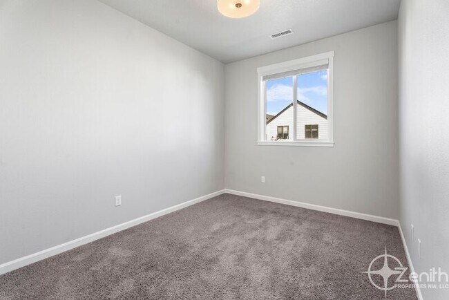 Building Photo - 16318 NE 20th St