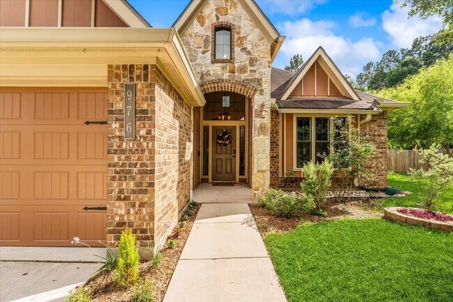 Building Photo - 976 Northampton Dr