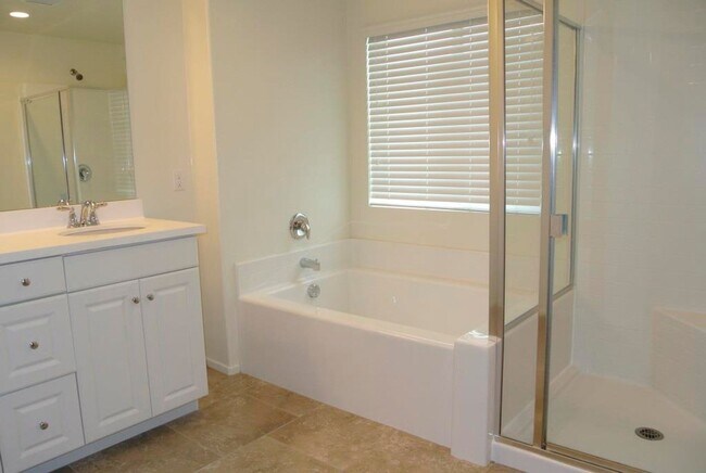 Building Photo - 347 Campolina Ct