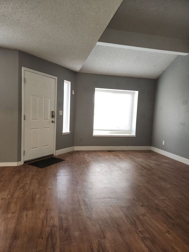 Building Photo - Wonderful townhome unit in Arvada! MOVE IN READY!!