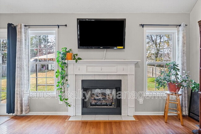 Building Photo - 674 Superior Ln