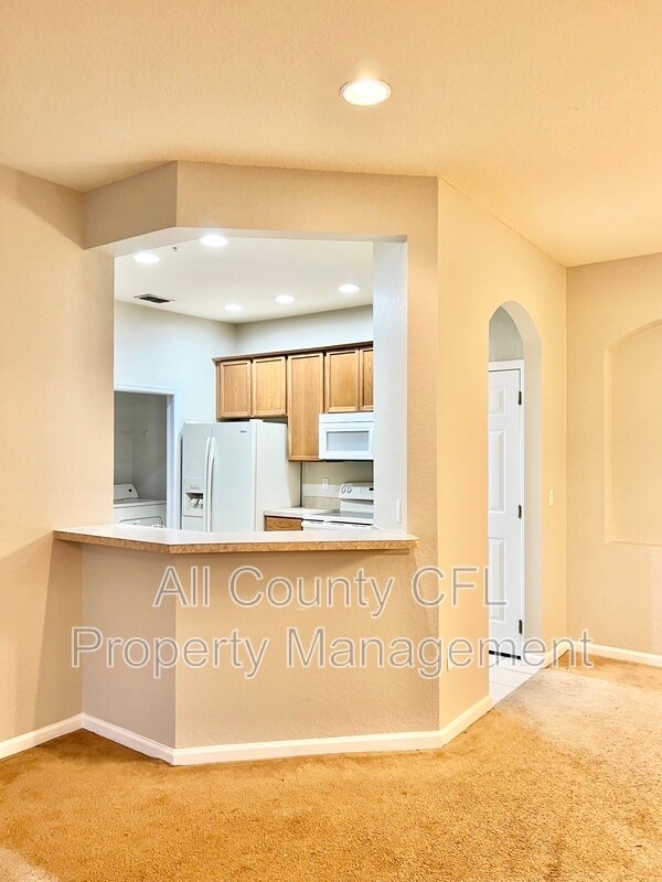 Building Photo - 3000 Laurel Park Ln