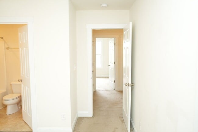 Building Photo - 306 Marquette Ct