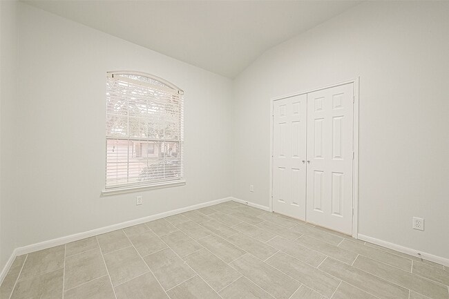 Building Photo - 6406 Applewood Forest Dr