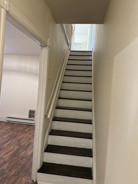 Building Photo - 306 W Lincoln Hwy