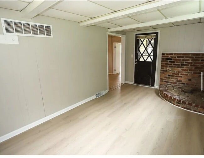 Building Photo - 513 Bucktown Rd