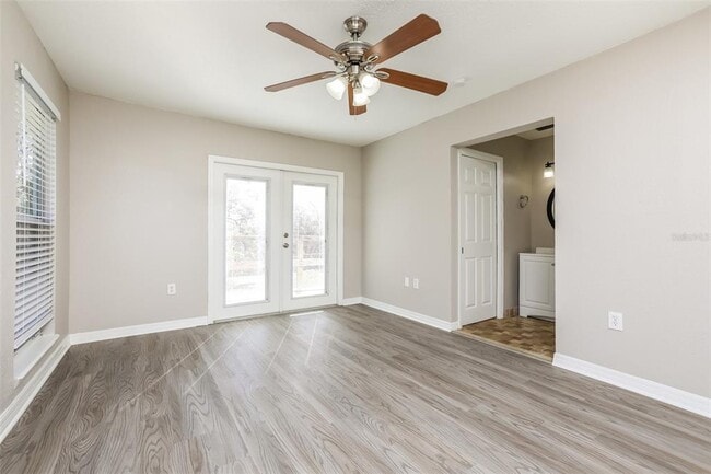 Building Photo - 1442 Lakecrest Dr