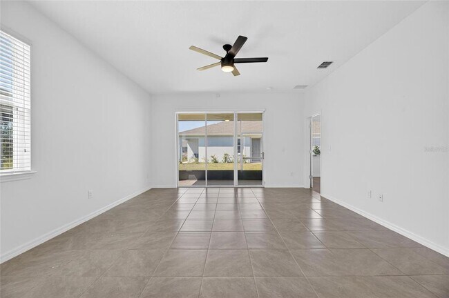 Building Photo - 2425 Bending Bonsai Dr