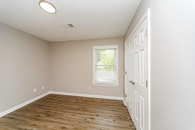 Building Photo - Spacious 4 Bedroom Memphis Home