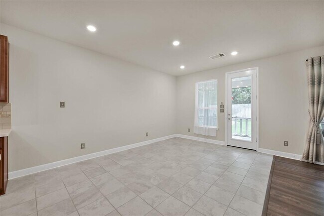 Building Photo - 3929 Eagle Nest Lake Ln