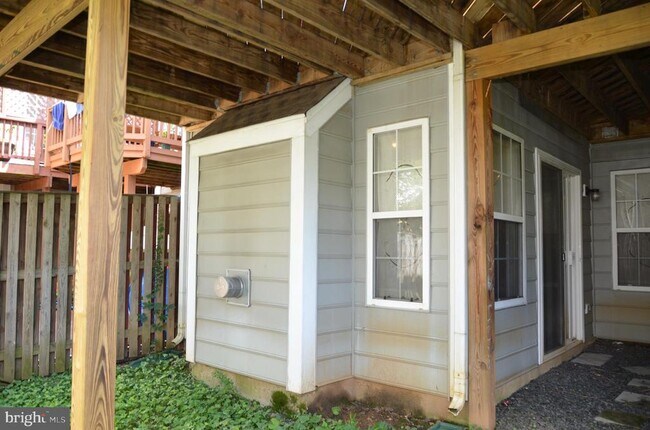 Building Photo - 43060 Francis Square