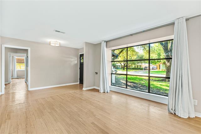 Building Photo - 3527 Vinecrest Dr