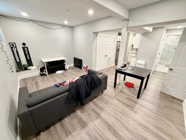 Building Photo - 210 K St