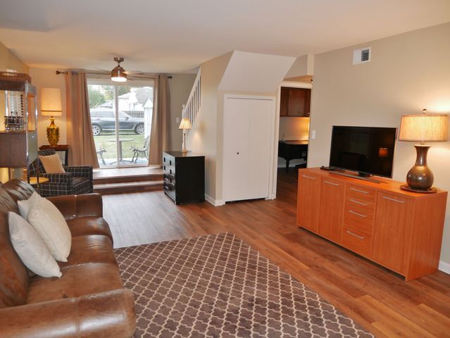 Building Photo - 2298 Browning St