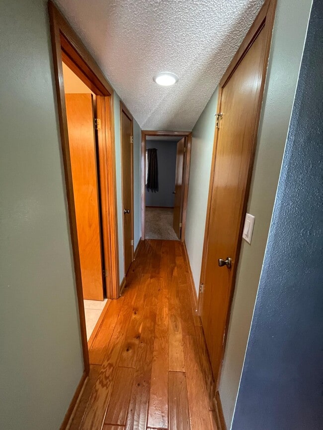 Building Photo - 3945 Balsam Dr