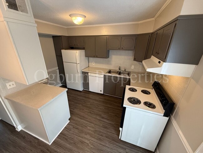 Building Photo - 2350 Bay Meadows Ct