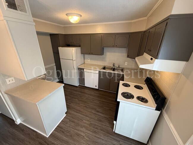 Building Photo - 2350-E BAY MEADOWS COURT