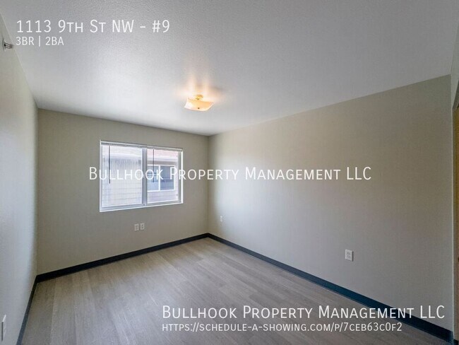 Building Photo - 1113 9th St NW