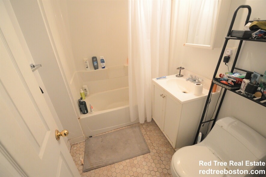 Building Photo - 60 Egmont St