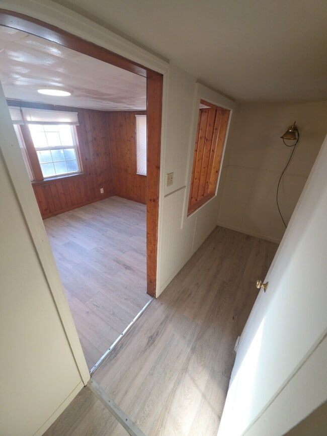 Building Photo - Your Next Home Awaits! Stylish 3-Bed on Perthshire Rd – Move-In Ready