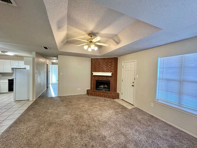 Building Photo - PRE-LEASING FOR FALL 2025! 3 Bedroom Duple...