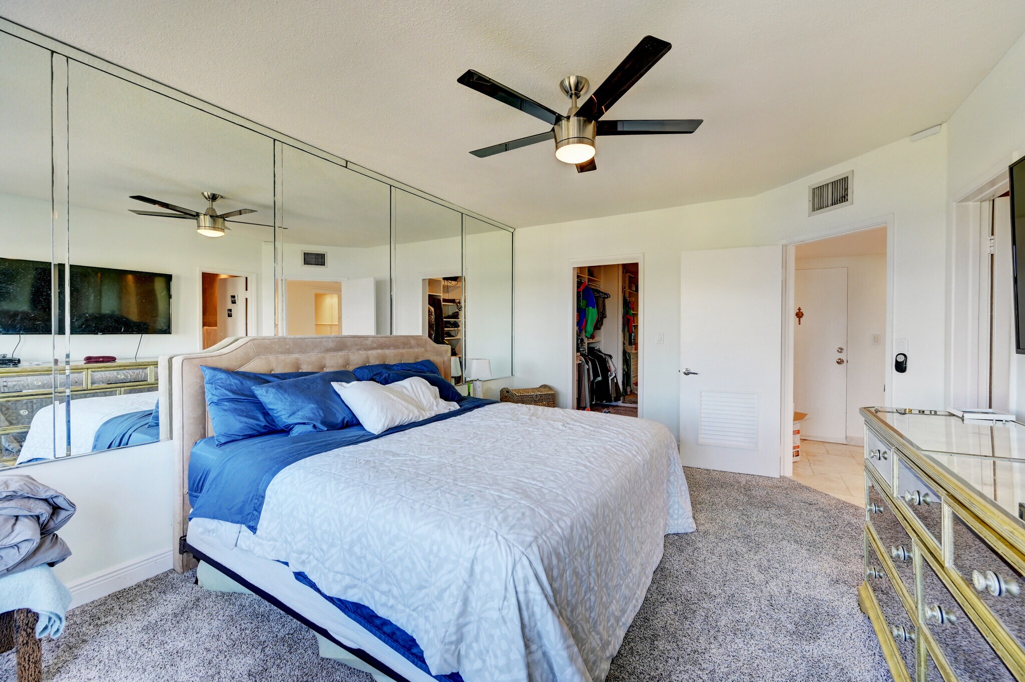 Building Photo - 888 Intracoastal Dr