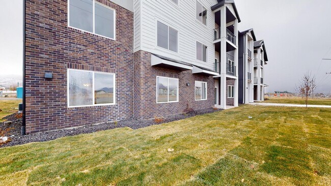 Building Photo - 1234 Sawmill Blvd