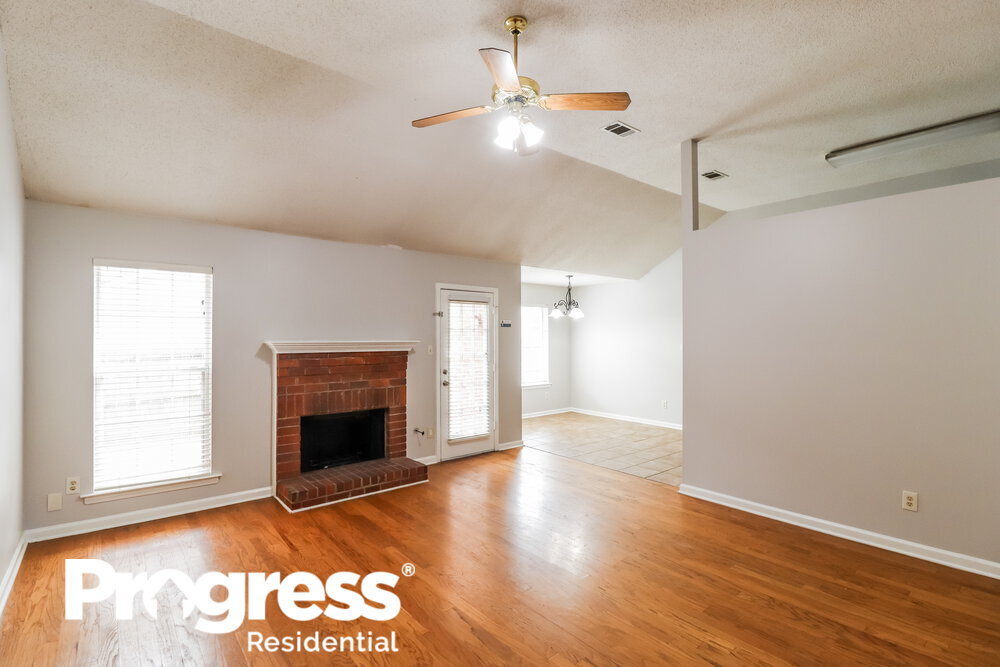 Building Photo - 9309 Garden Woods Cove