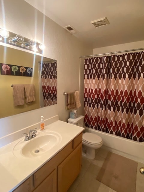 Building Photo - 4011 E Village Cir