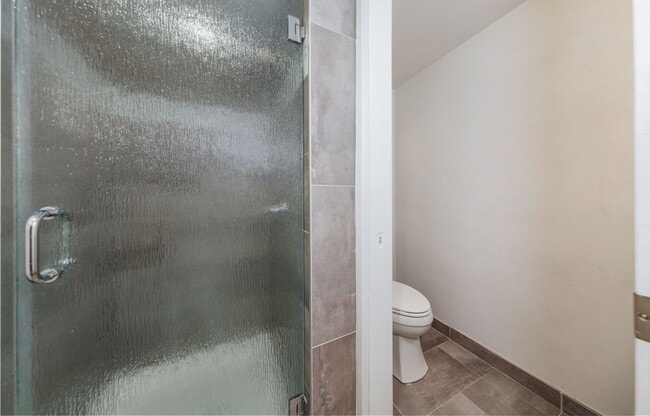 Building Photo - Large, Gorgeous Single Story Pool Home