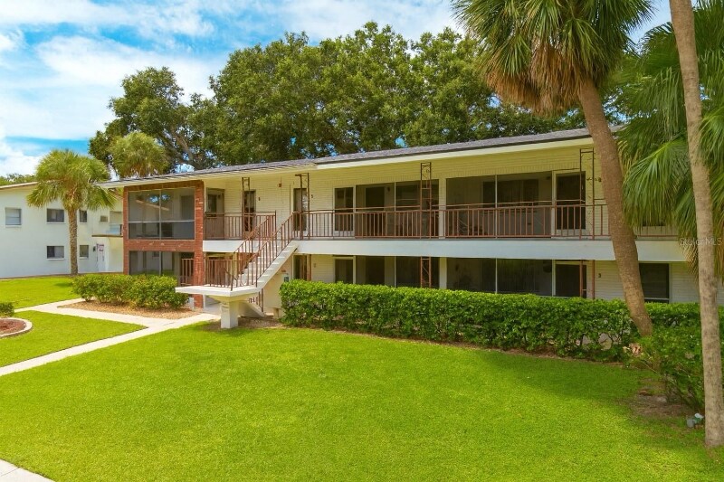 Building Photo - 2348 Shelley St