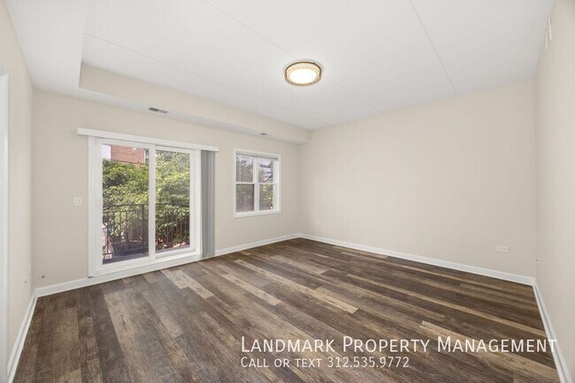 Building Photo - 2622 W Diversey Ave