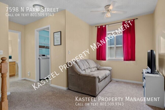 Building Photo - 7598 N Park St