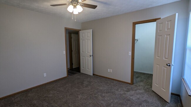 Building Photo - MN Cedar Village (861)