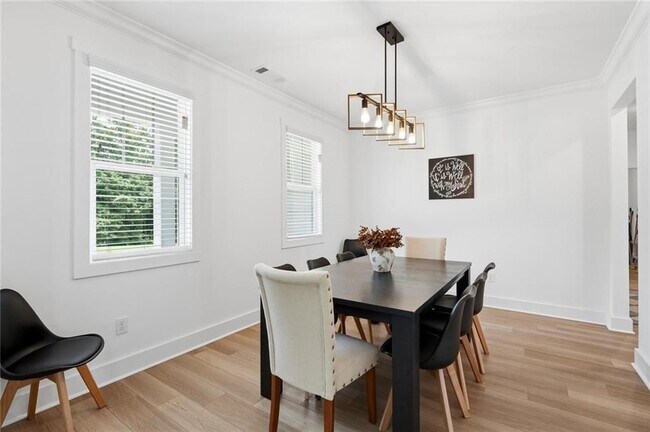 Building Photo - 2049 Chestnut Oak Trl