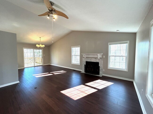 Building Photo - South AVL - Three Bedroom home with Wooded...