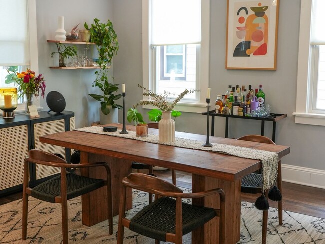 Building Photo - Renovated 3-Bedroom With Modern Amenities