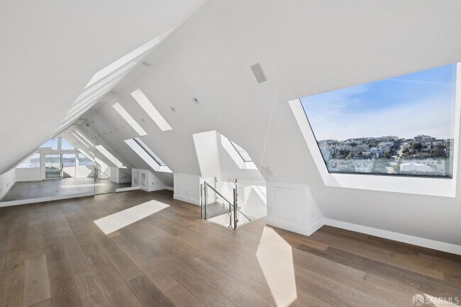 Building Photo - 2336 Broadway