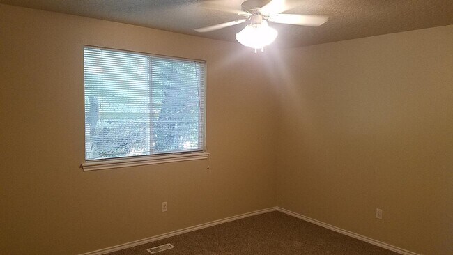 Building Photo - Nampa 3 Bedroom Home.