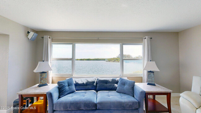Building Photo - 1729 Minutemen Causeway