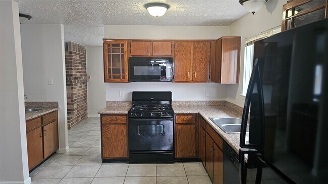 Building Photo - 2610 Strait Ln