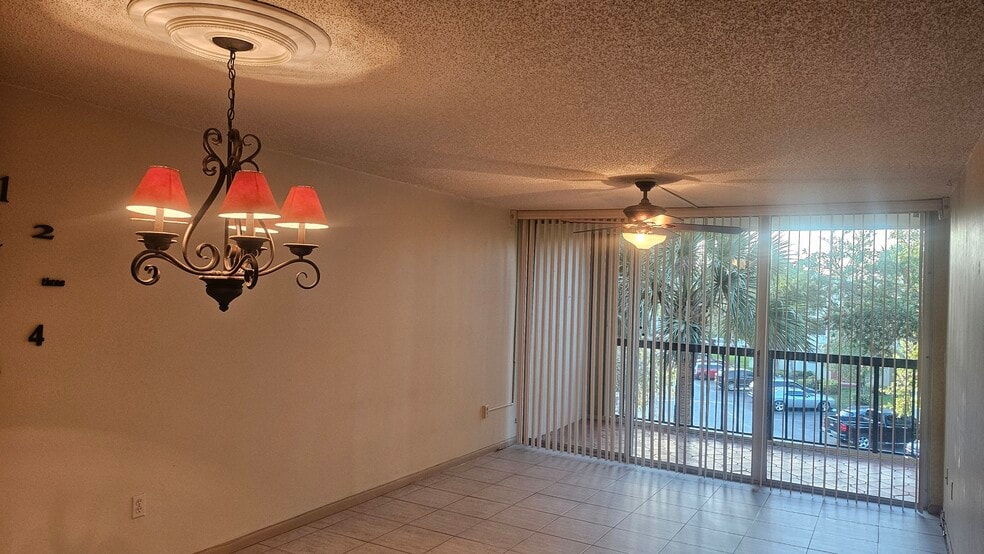 Building Photo - 10855 SW 112th Ave