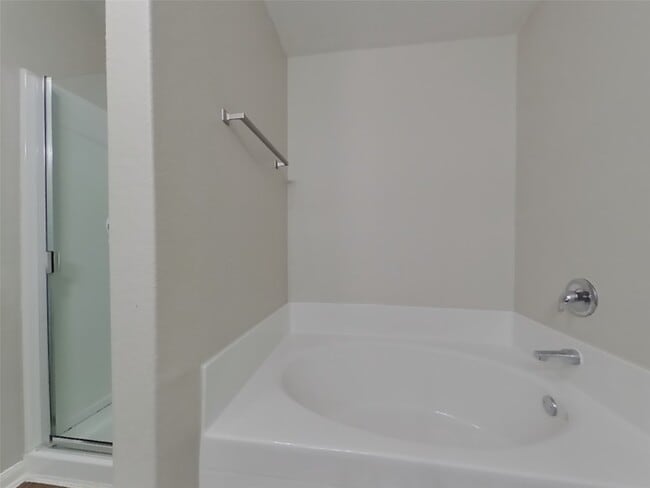 Building Photo - 2322 Oyster Bay Ave